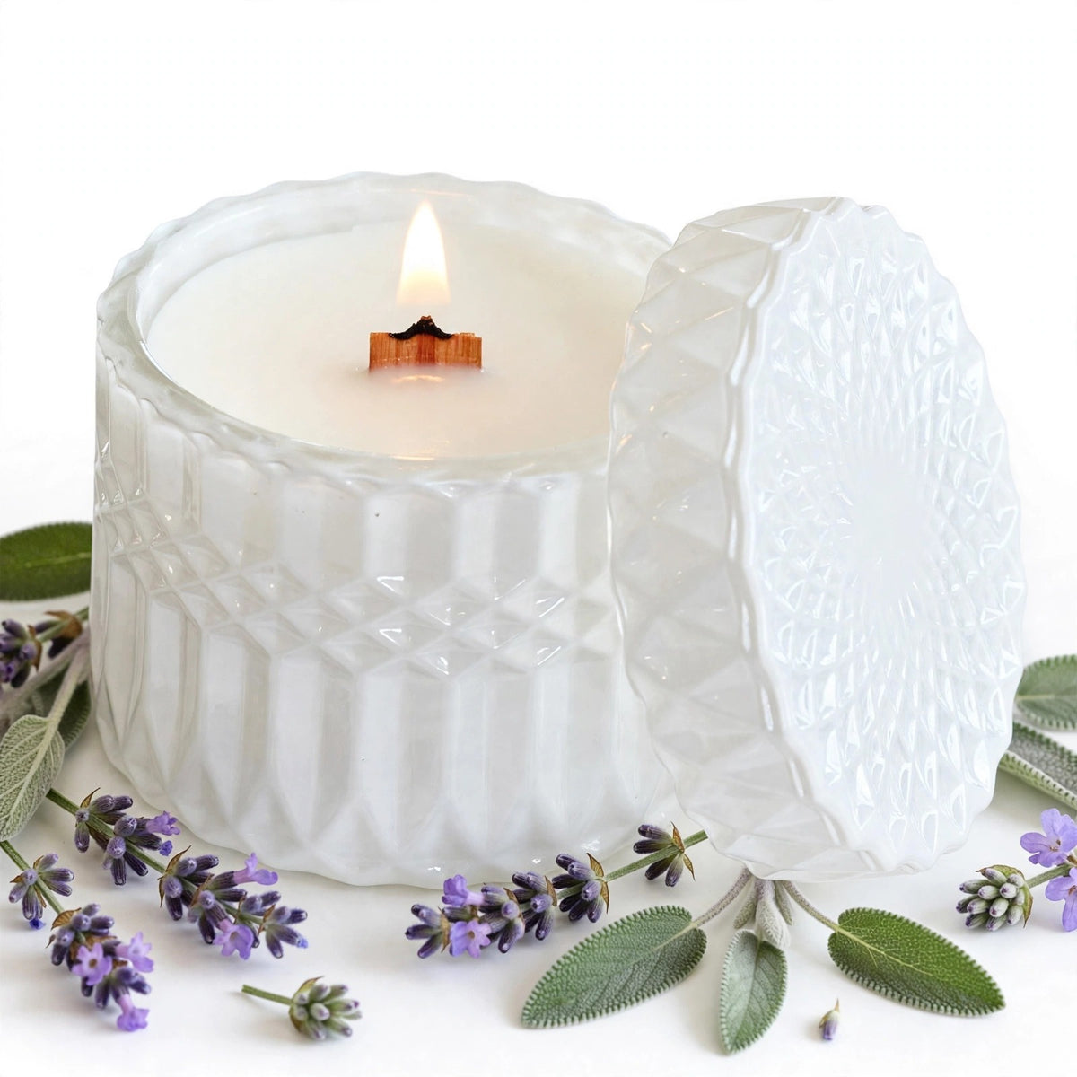 Amber Oakmoss vintage glass candle detail